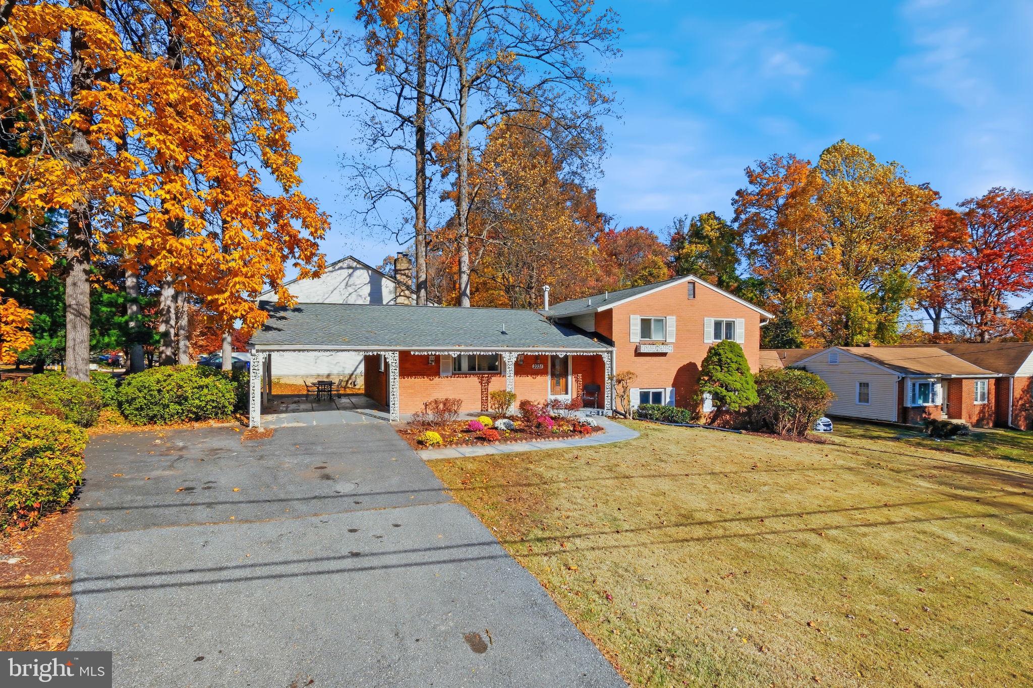 2031 HENDERSON AVENUE