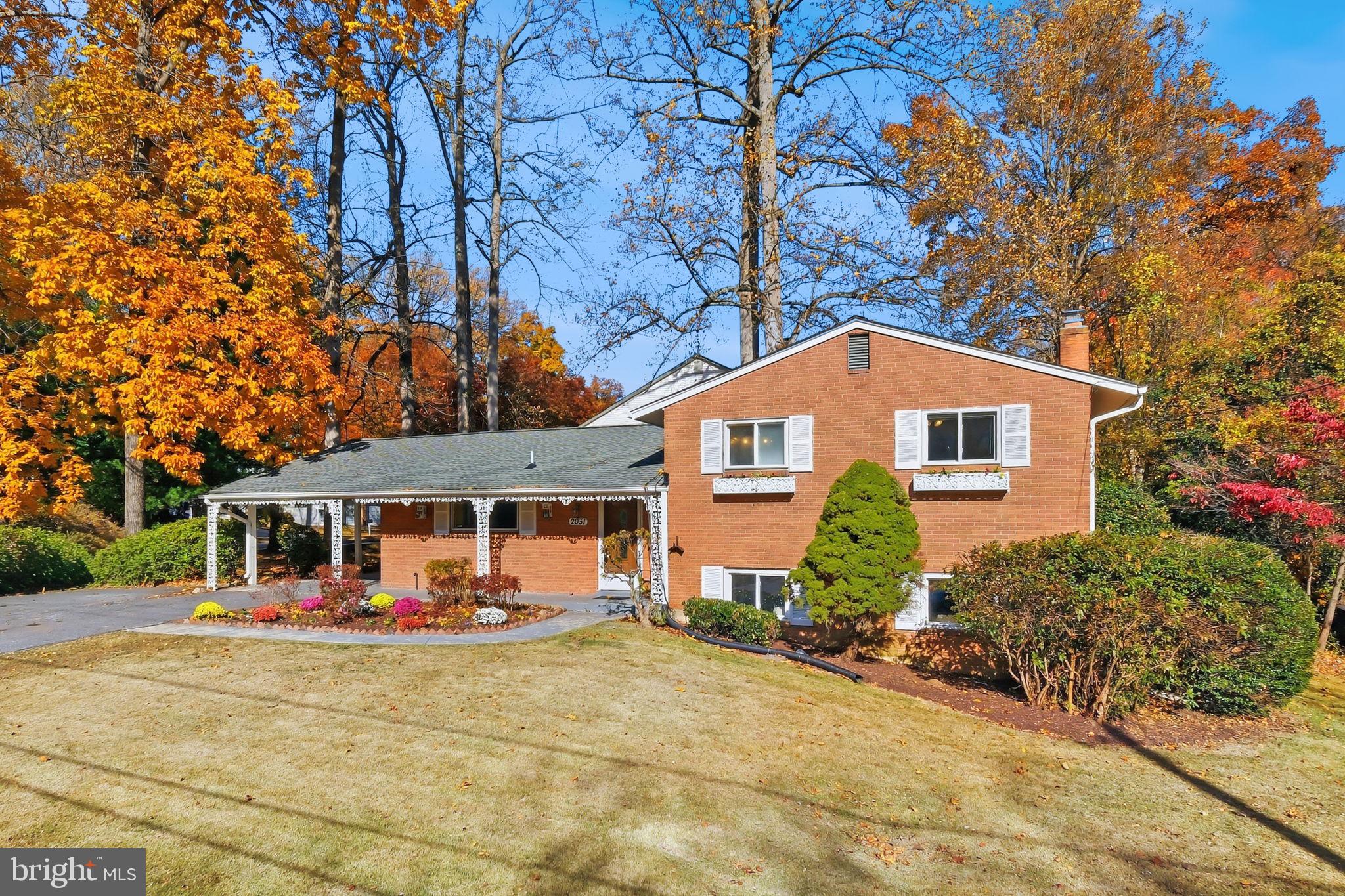 2031 HENDERSON AVENUE