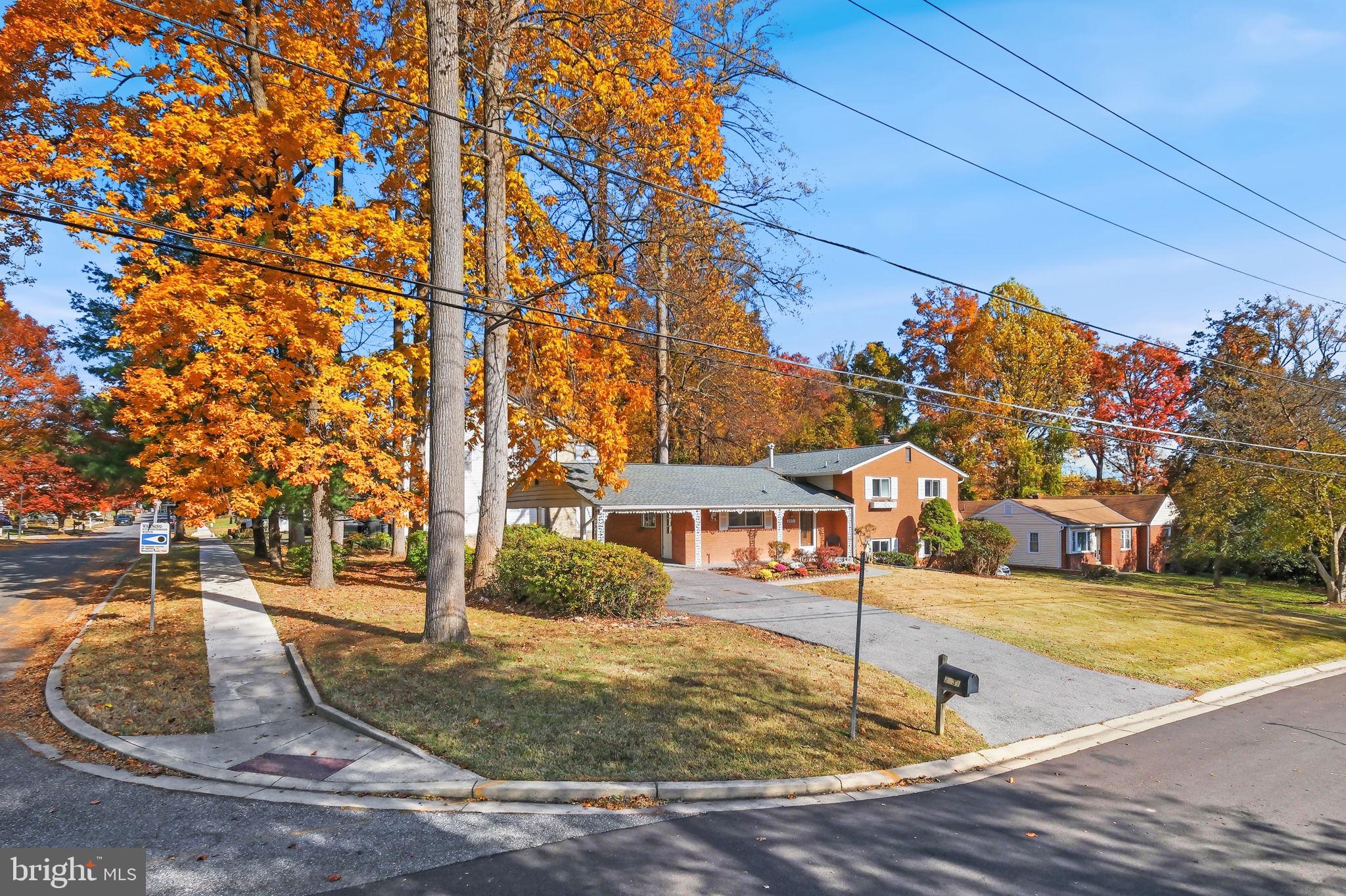 2031 HENDERSON AVENUE