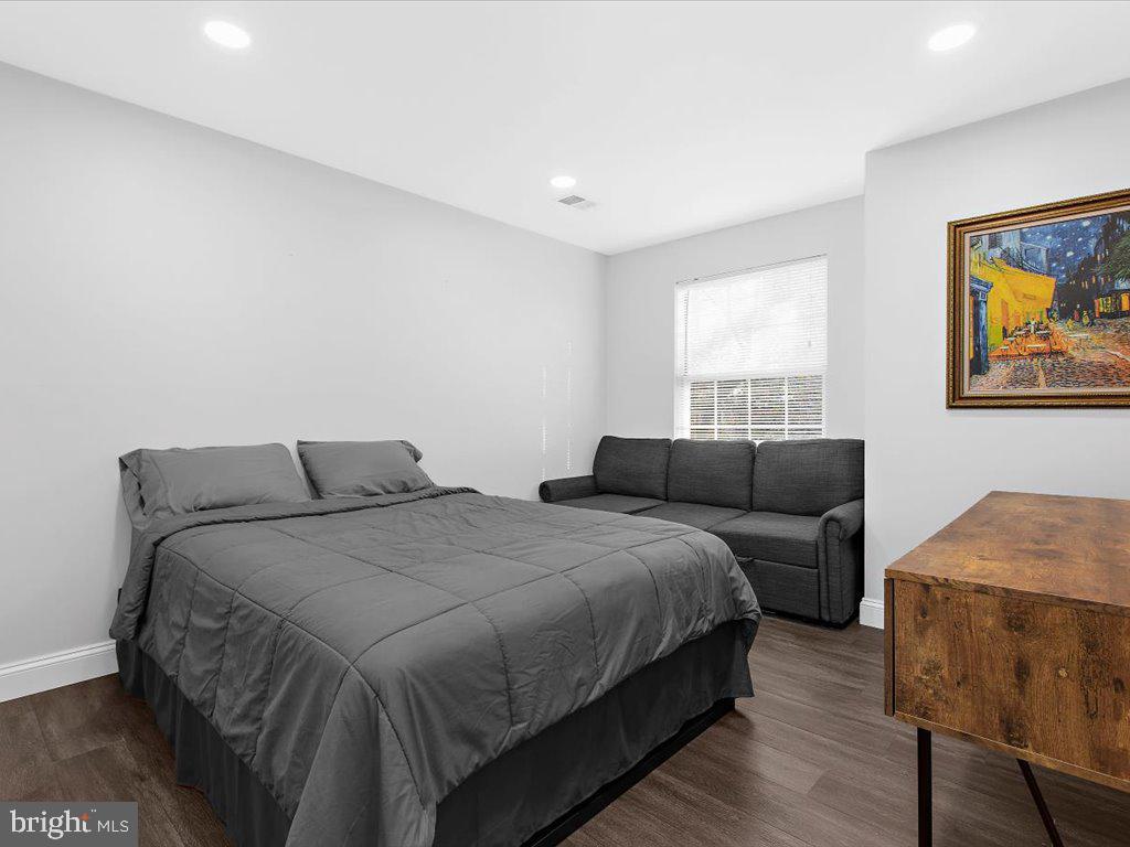 CROMWELL FOUNTAIN - Residential