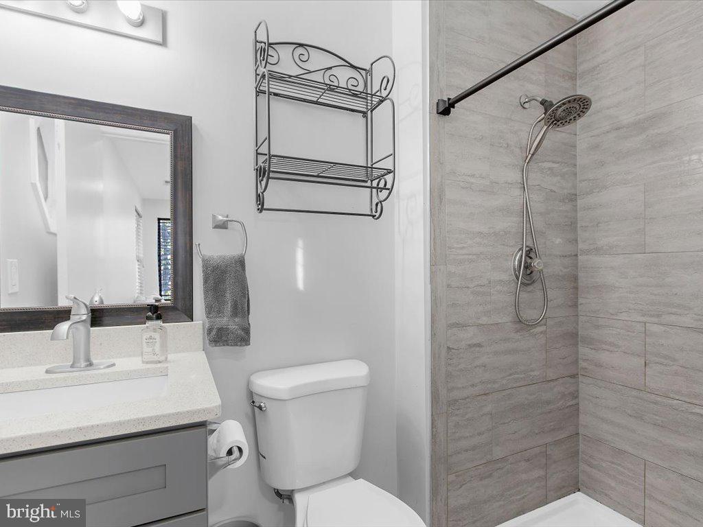 CROMWELL FOUNTAIN - Residential