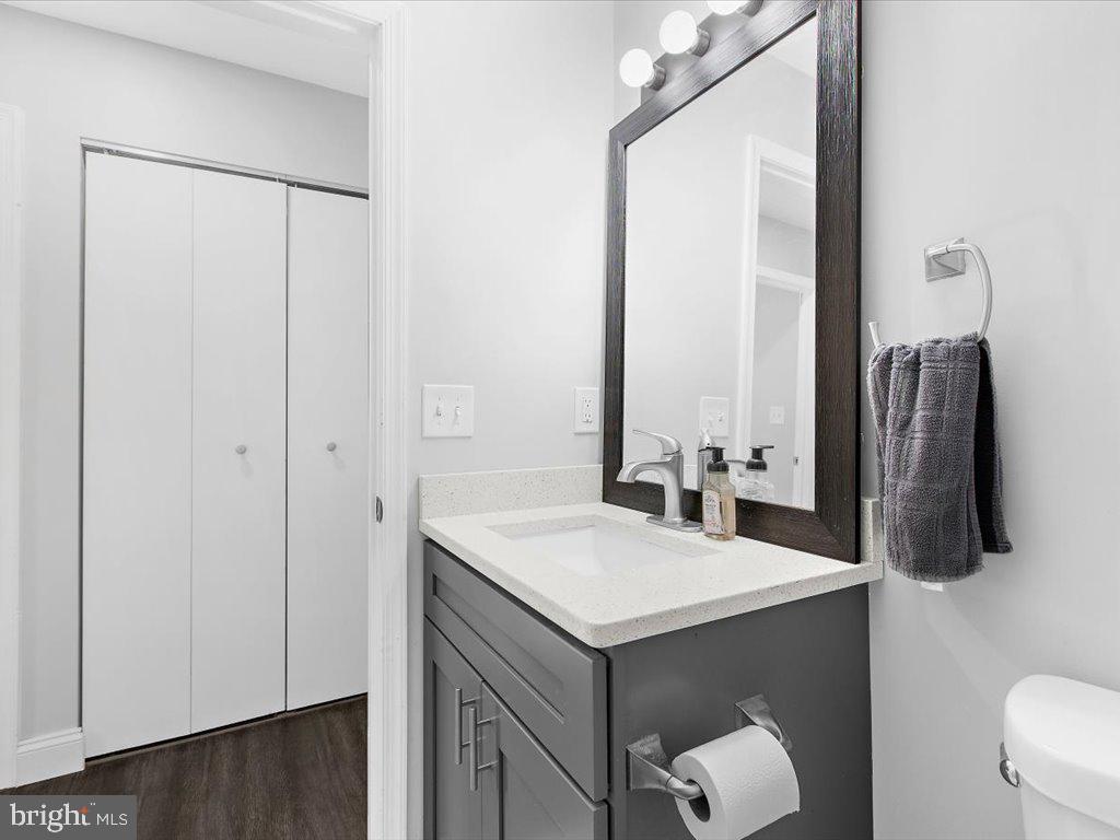 CROMWELL FOUNTAIN - Residential