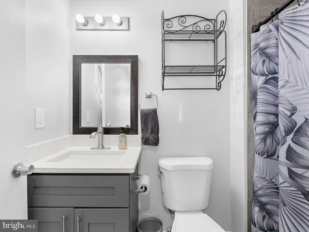 CROMWELL FOUNTAIN - Residential