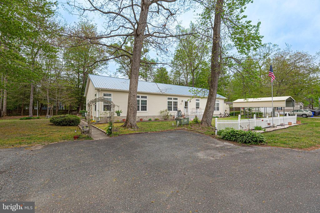 Photo of 37247 W White Tail Drive, SELBYVILLE, DE 19975 (MLS # DESU2110054)