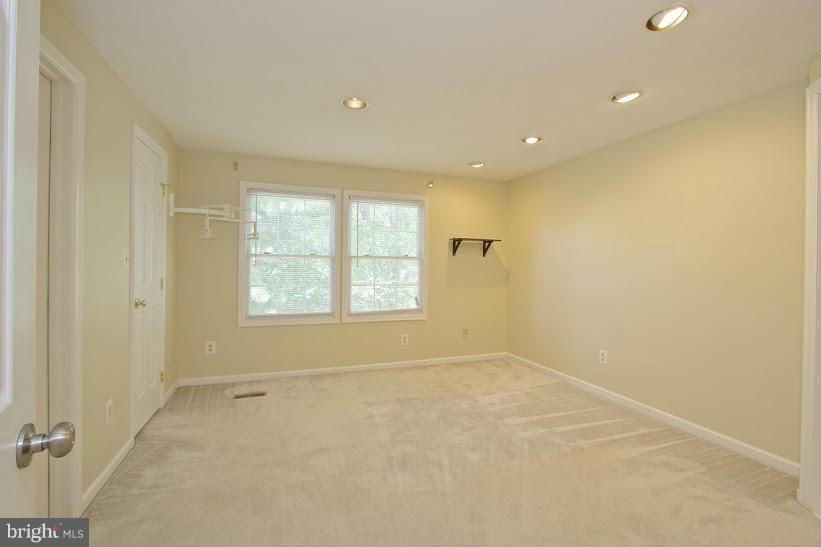 OLD BRIDGE ESTATES - Residential Lease