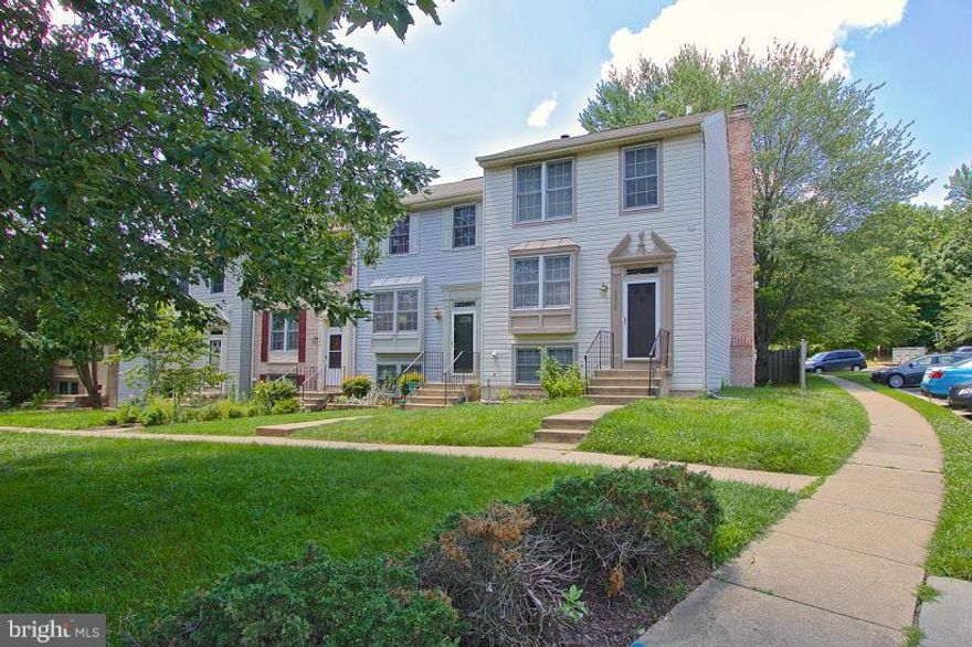 At 1,220 sf, this place is perfect for entertaining with both a spacious, private fenced backyard and desirable floor plan. Look out of your kitchen nook to view your gorgeous back yard and enjoy all the community amenities such as a swimming pool, tennis court, kids playground with swings and more!Recent efficient upgrades includes newly installed dishwasher, stove, built-in microwave and fridge.