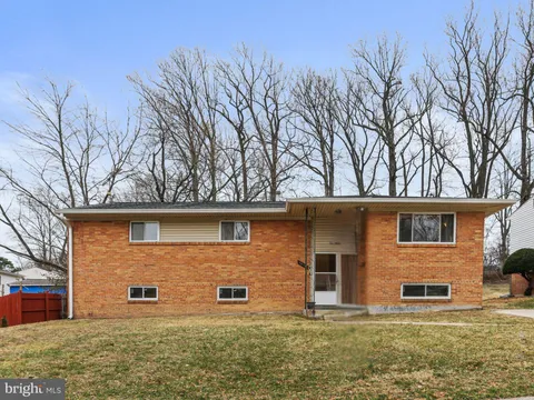 1015 Downs Drive, Silver Spring, MD MLS: MDMC2168204
