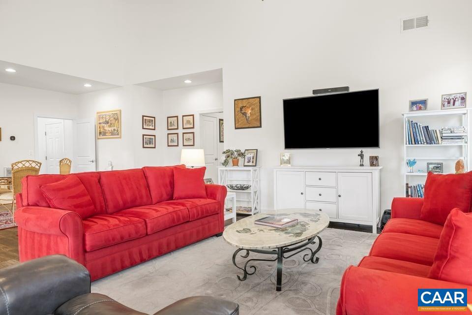 THE VILLAGES AT NAHOR - Residential