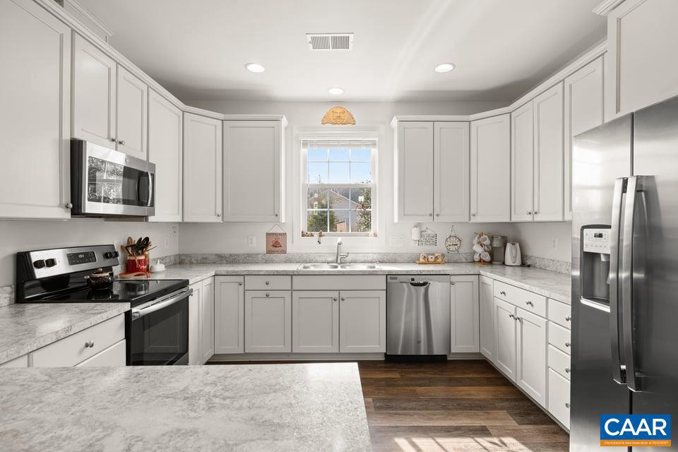 THE VILLAGES AT NAHOR - Residential