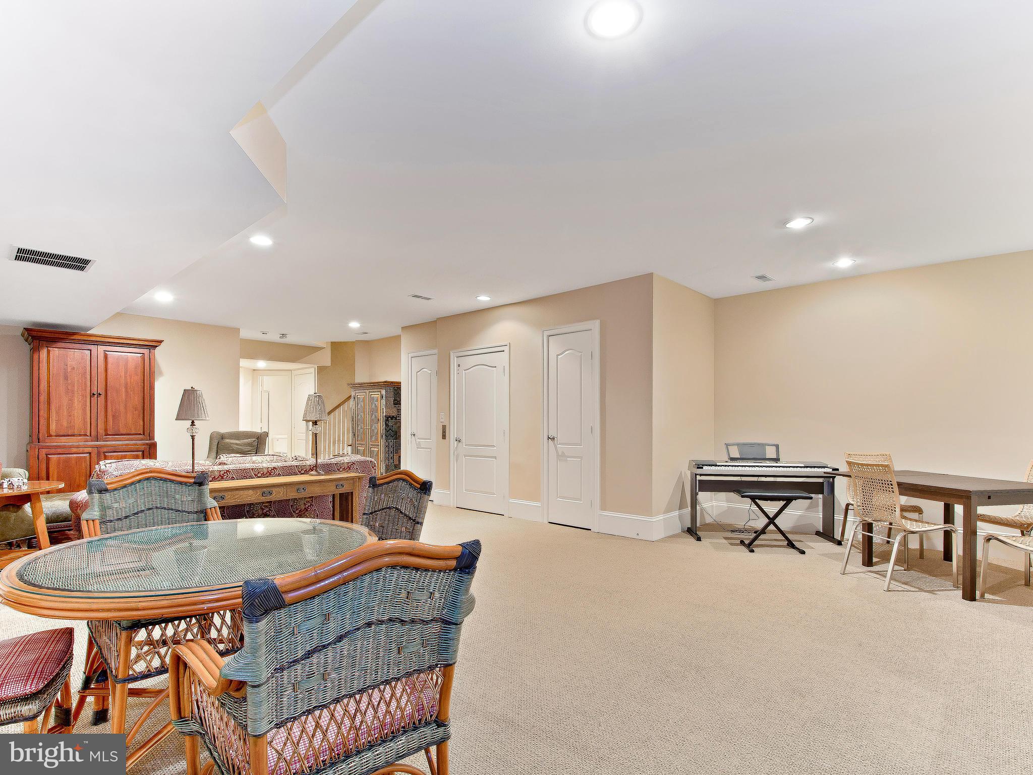 EVANS FARM - Residential