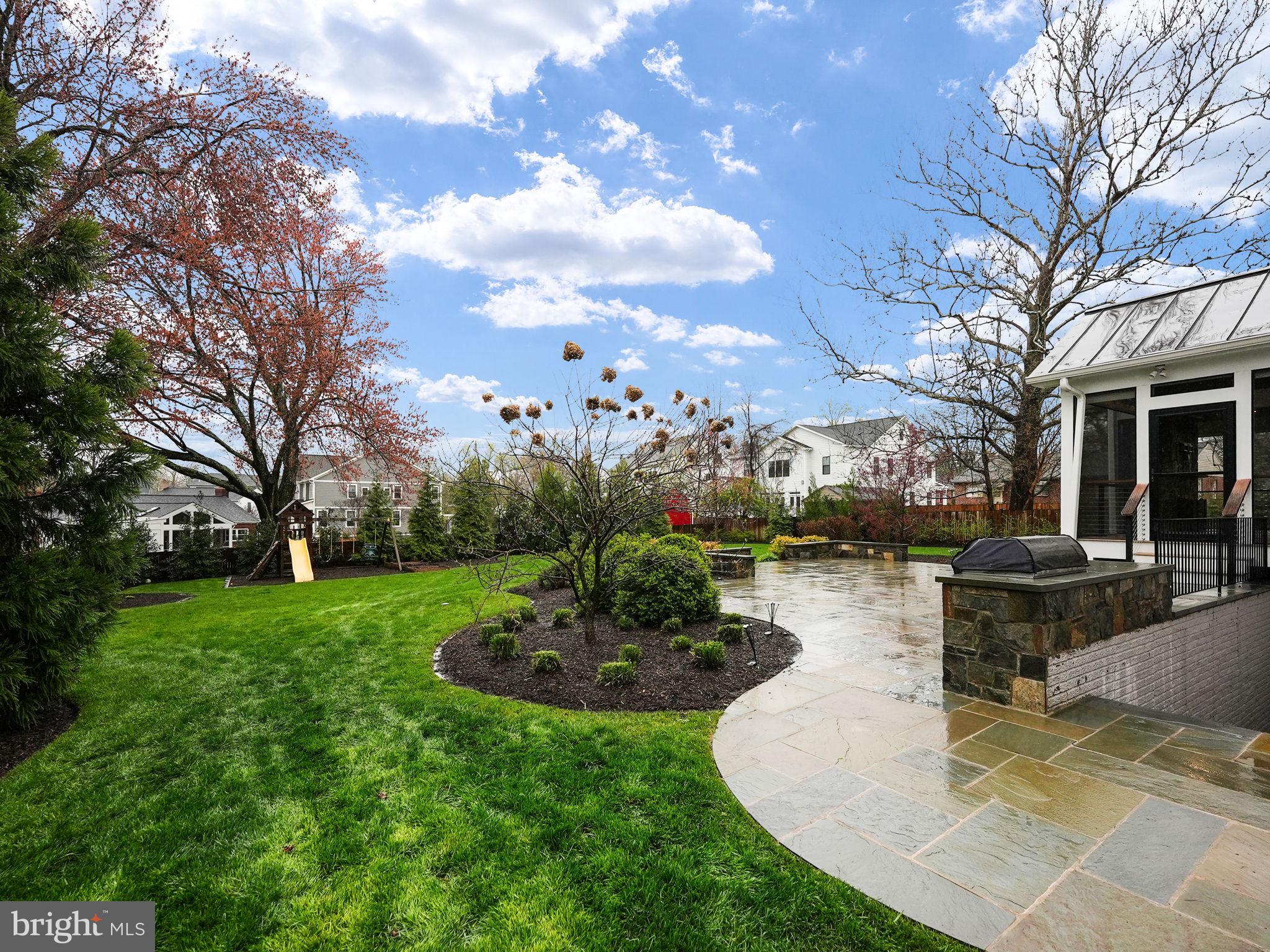 BERKSHIRE OAKWOOD - Residential