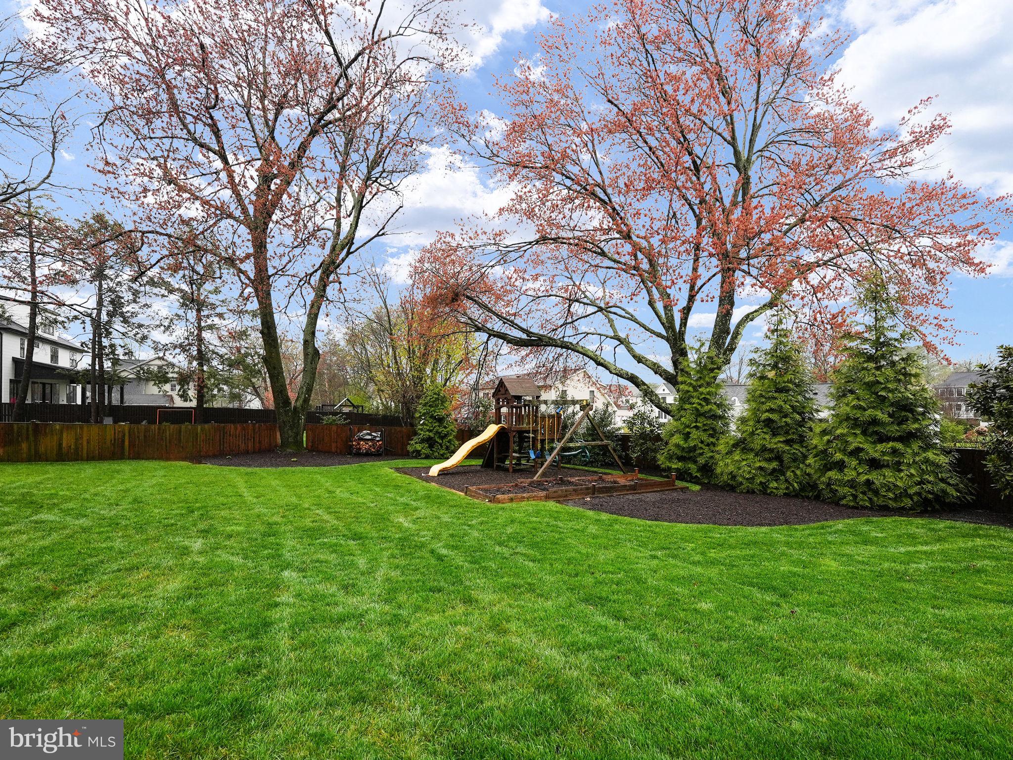 BERKSHIRE OAKWOOD - Residential