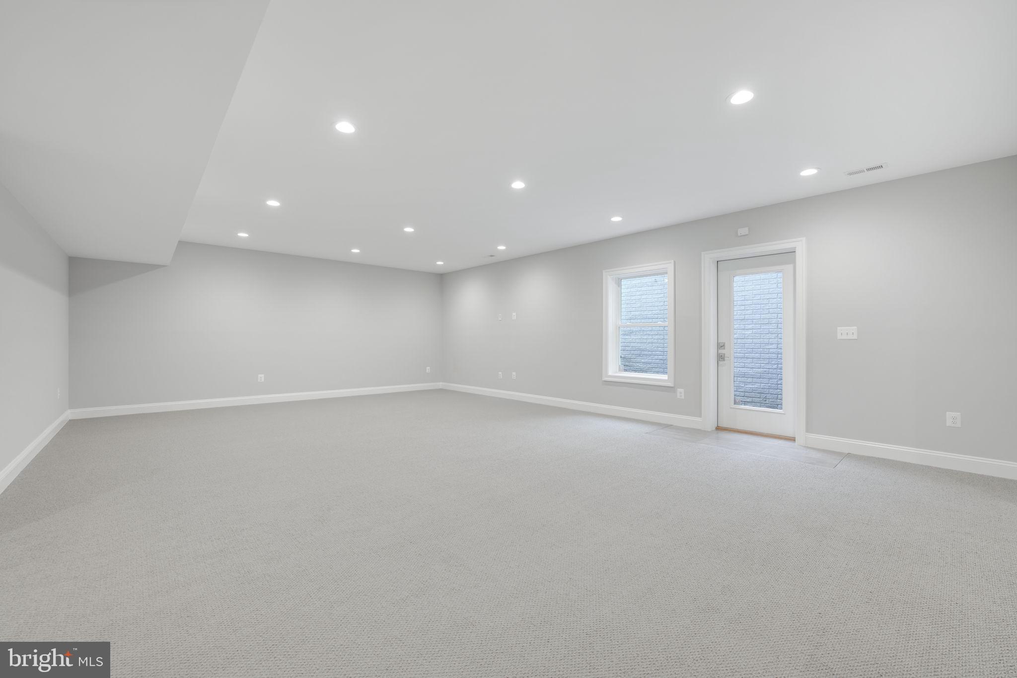 BERKSHIRE OAKWOOD - Residential