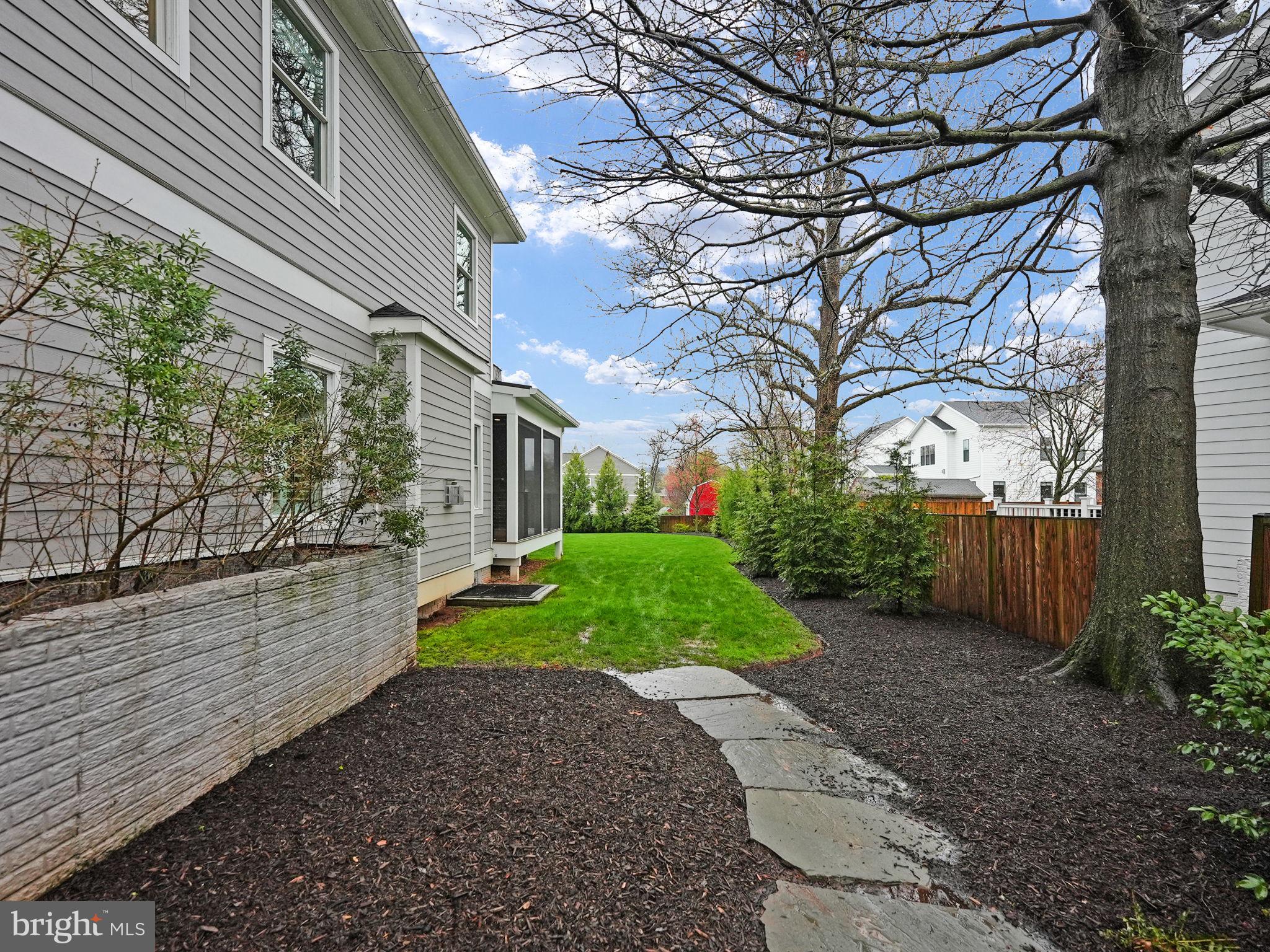 BERKSHIRE OAKWOOD - Residential