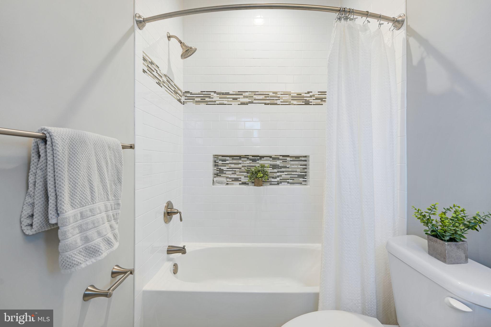 BERKSHIRE OAKWOOD - Residential