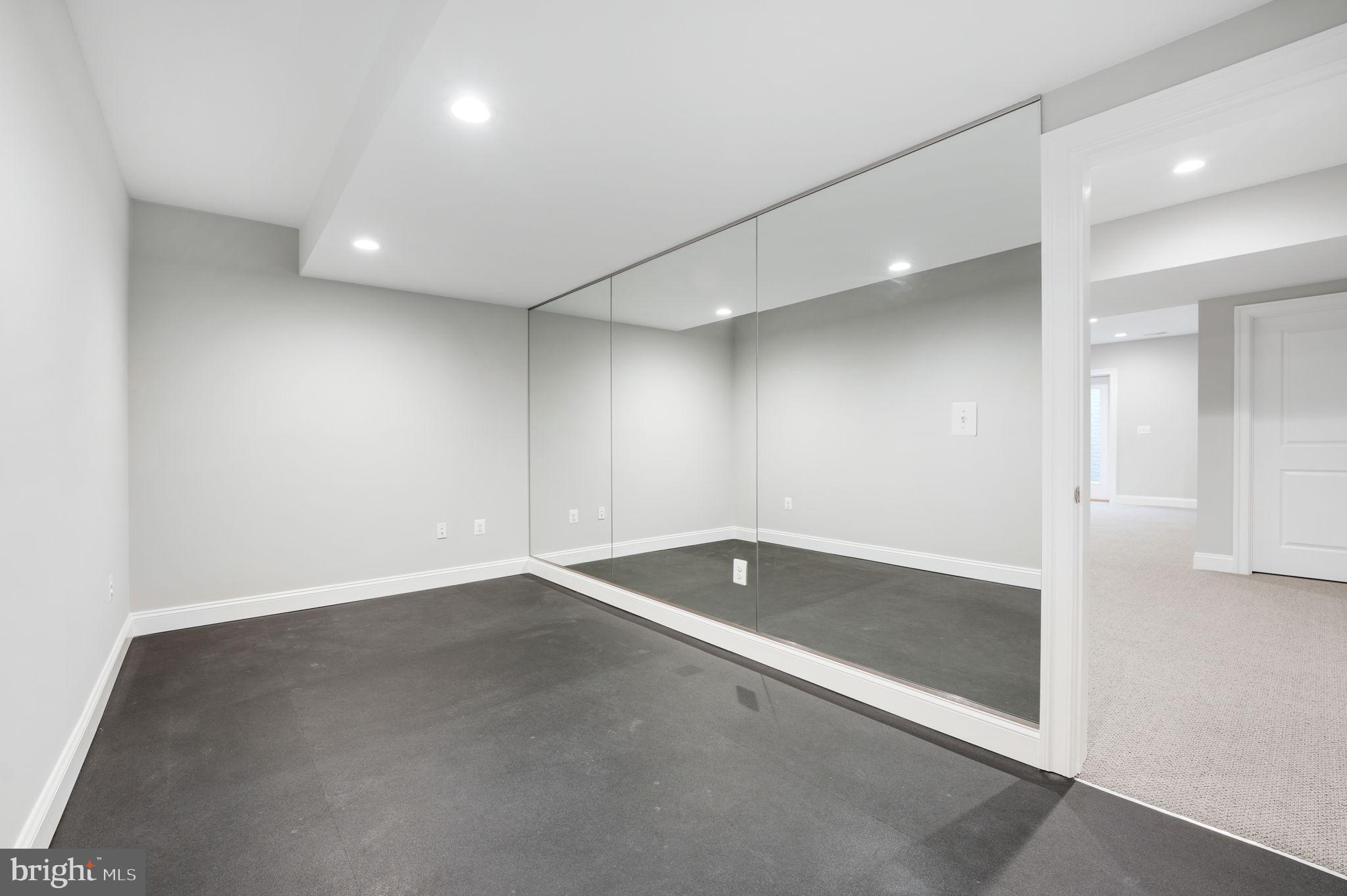 BERKSHIRE OAKWOOD - Residential