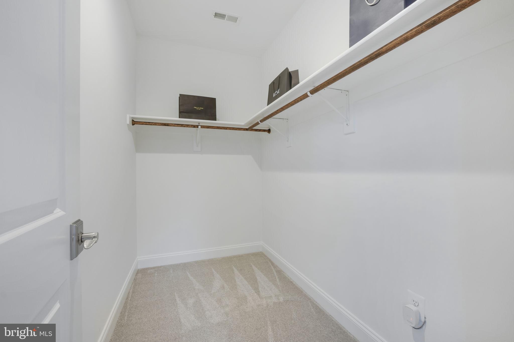 BERKSHIRE OAKWOOD - Residential