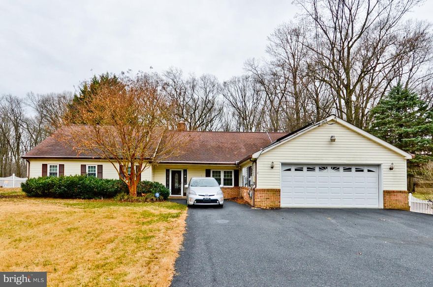 Updated Rambler on over 1.4 acres, with Two Car Garage, Laminate, Carpet, and Ceramic Tile Flooring.  Kitchen and Bath have been updated with granite countertops, well-maintained appliances, and cabinets.   Home has 4 Bedrooms and 3.5 baths. Hot tub on screened in lanai. For those Energy consciences, this home is equipped with Solar Panels. Extra deep garage with room for workshop or storage.