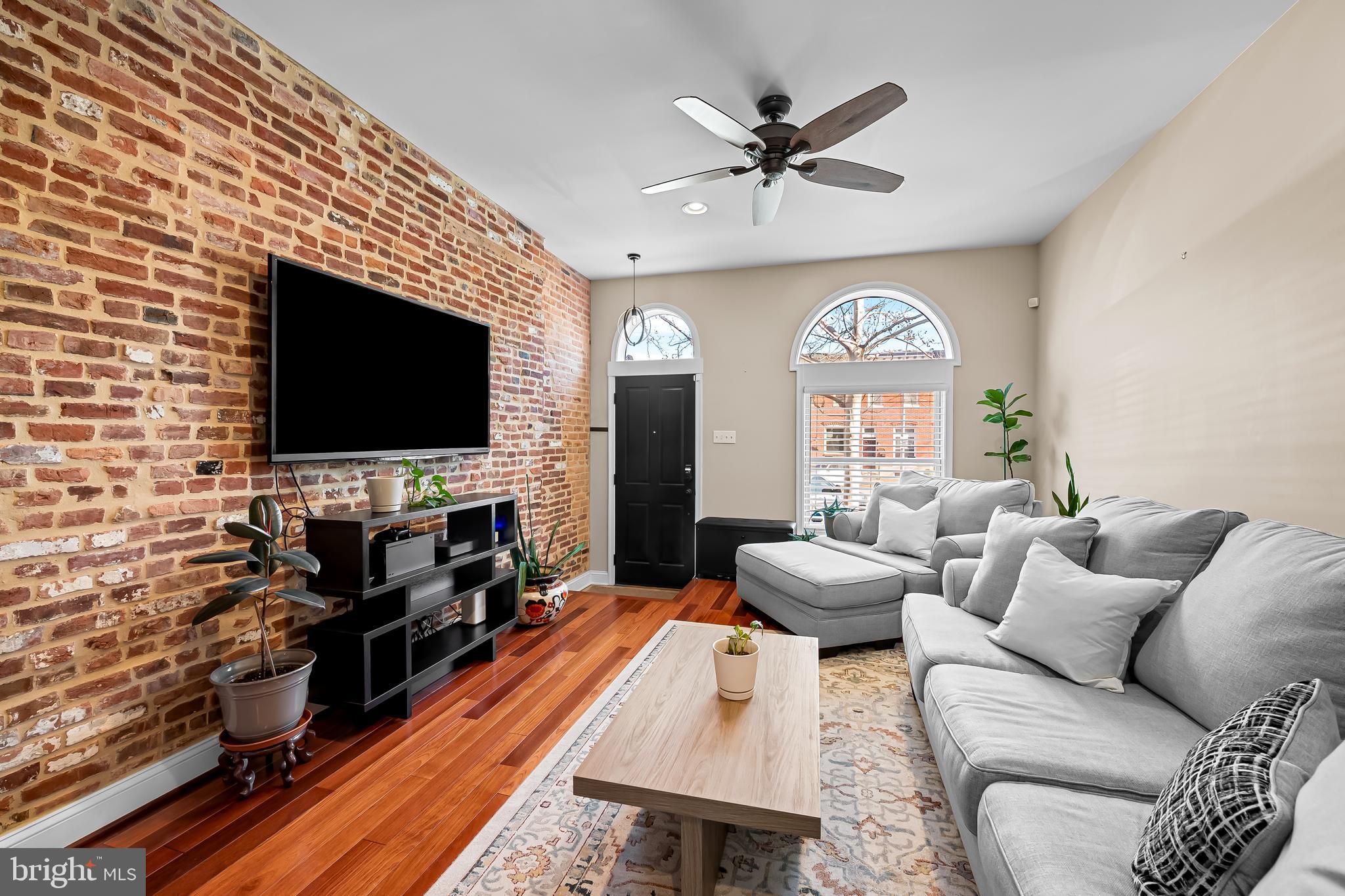 724 S CONKLING STREET