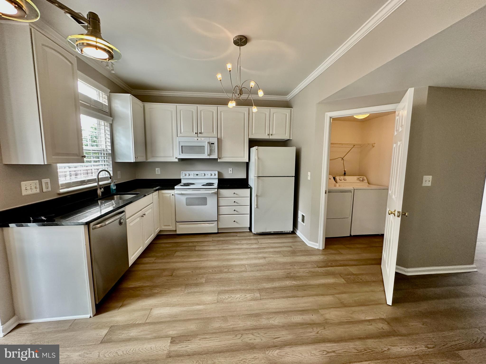 ASHBURN VILLAGE - Residential Lease