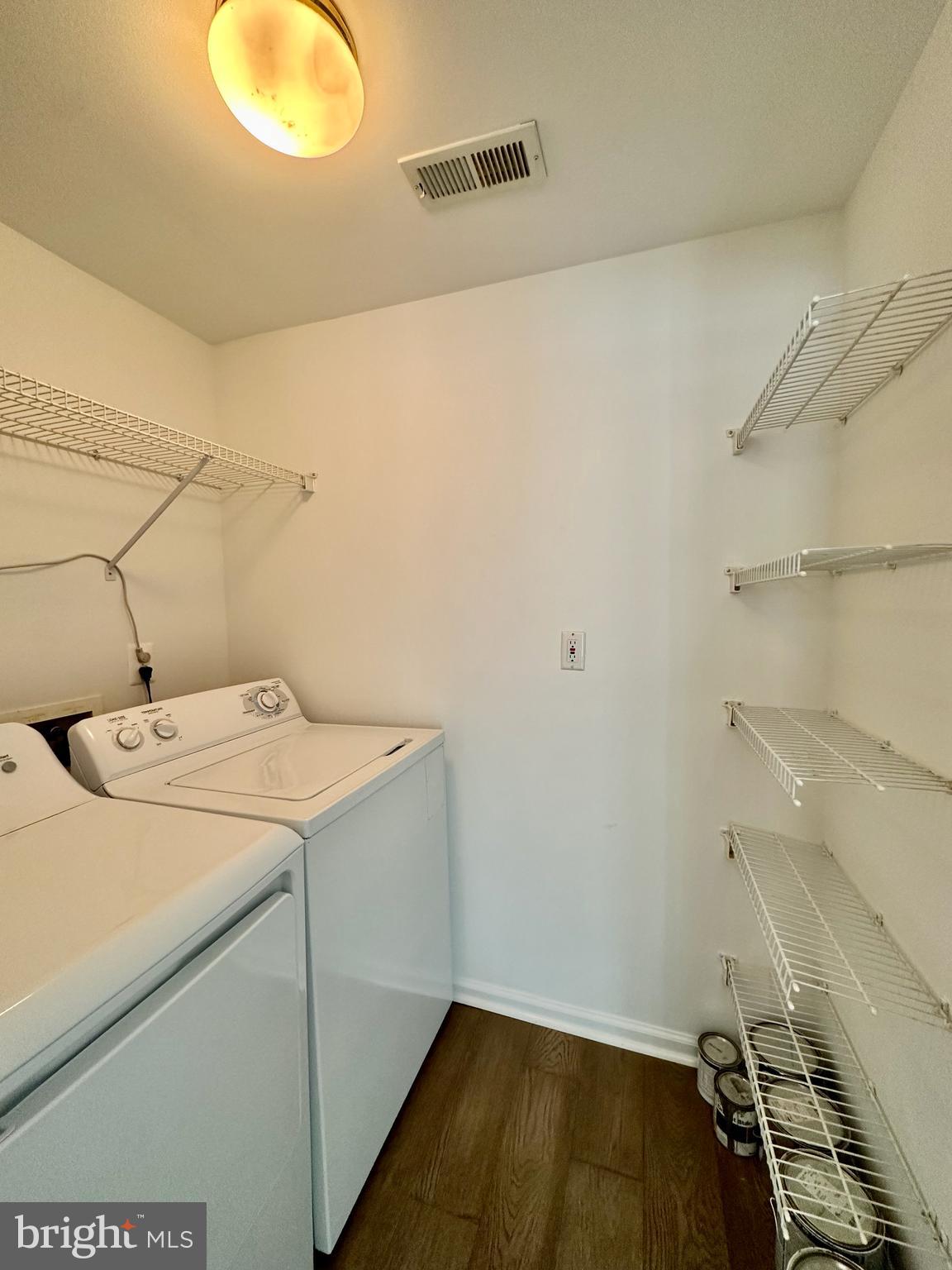 ASHBURN VILLAGE - Residential Lease