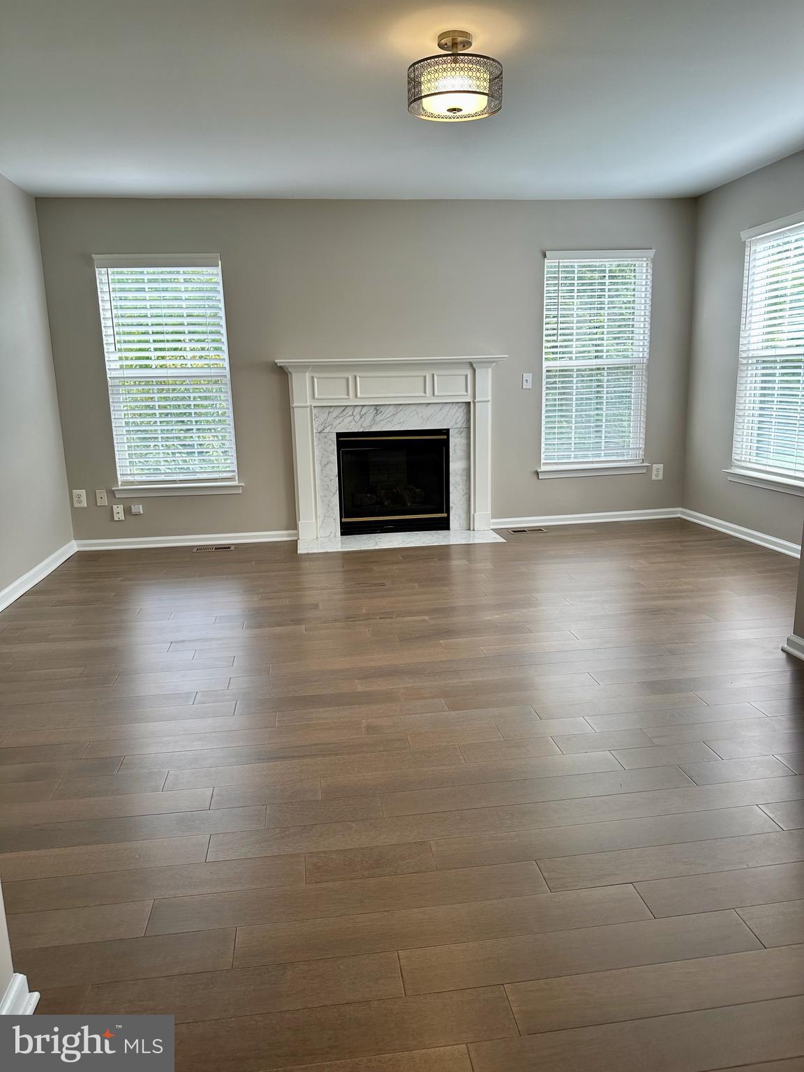 ASHBURN VILLAGE - Residential Lease