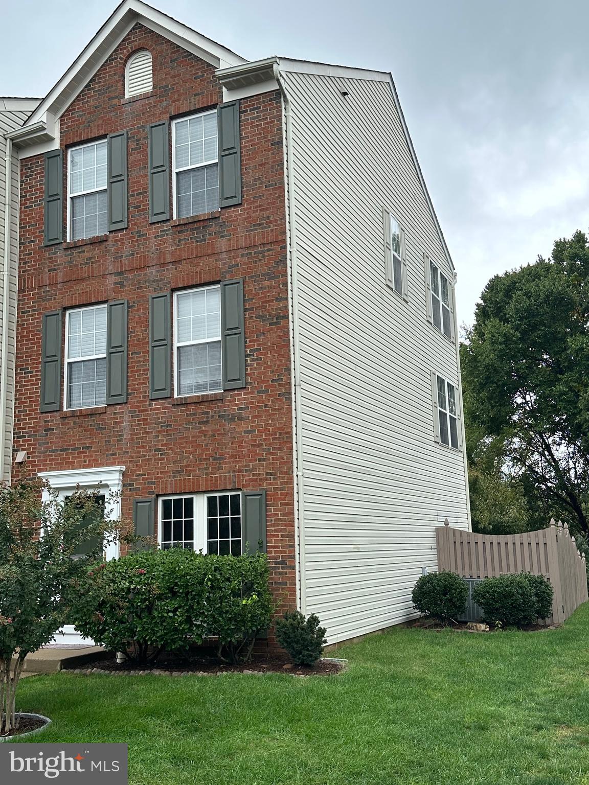 ASHBURN VILLAGE - Residential Lease