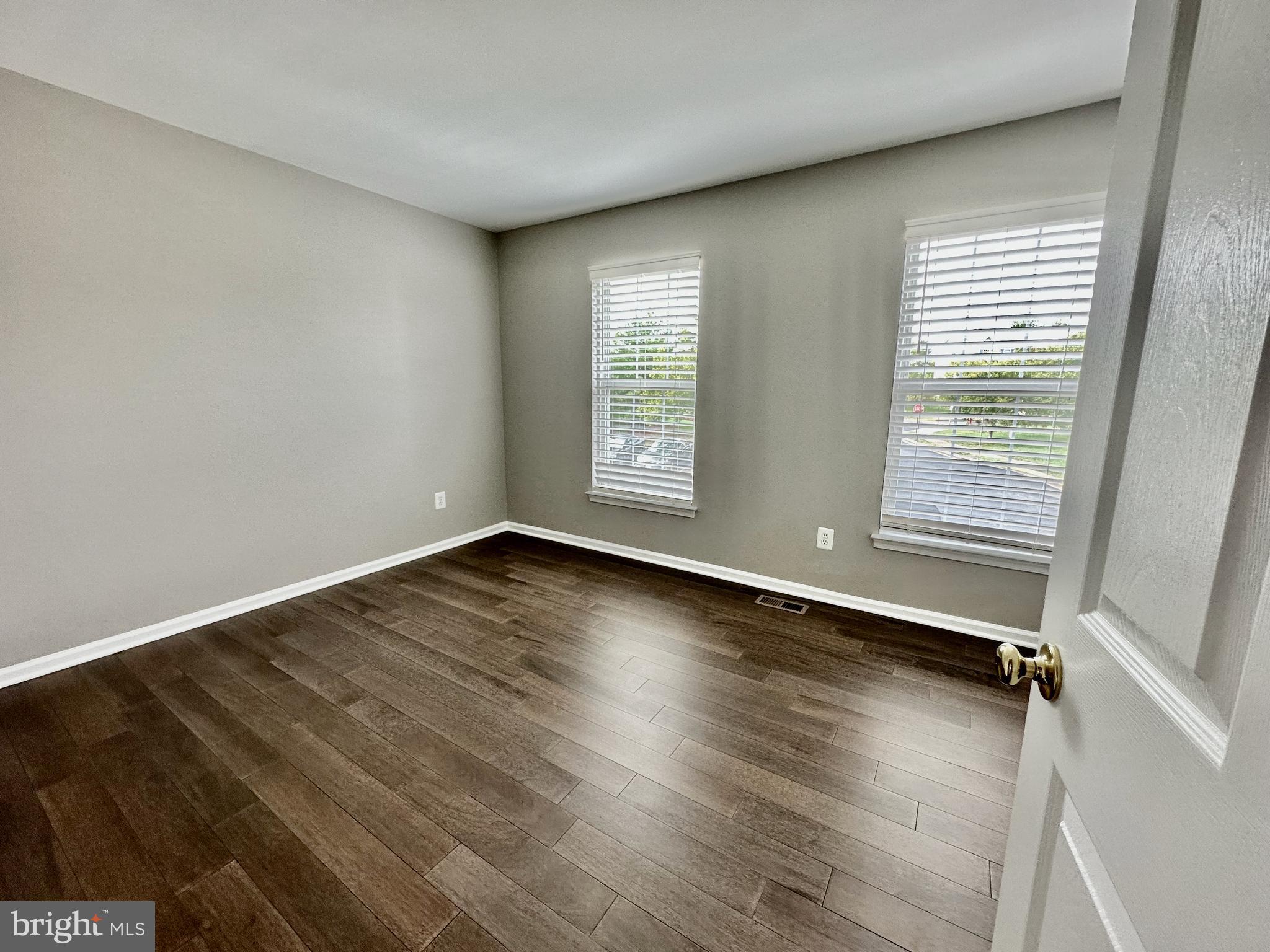 ASHBURN VILLAGE - Residential Lease