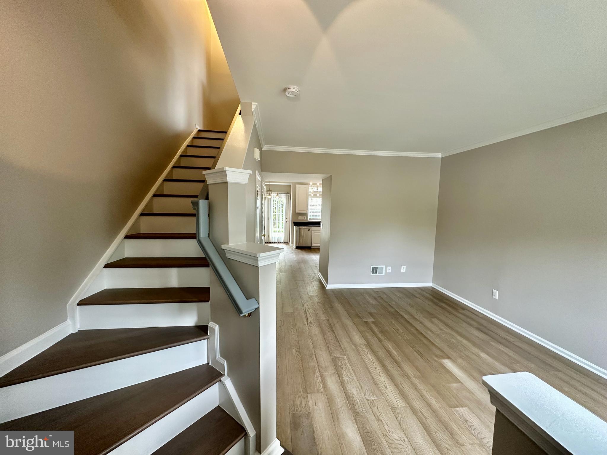 ASHBURN VILLAGE - Residential Lease