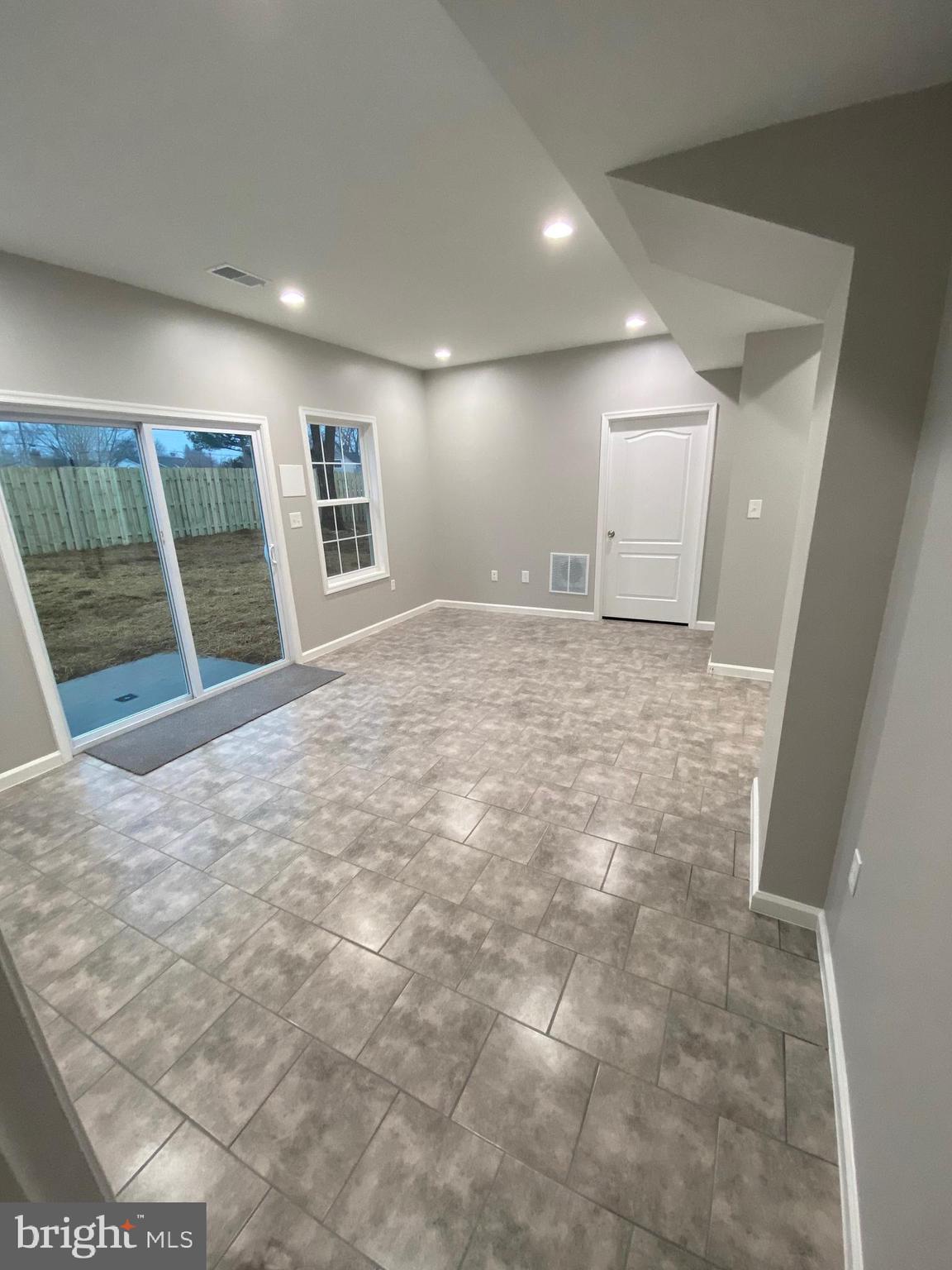 YORKSHIRE VILLAGE - Residential