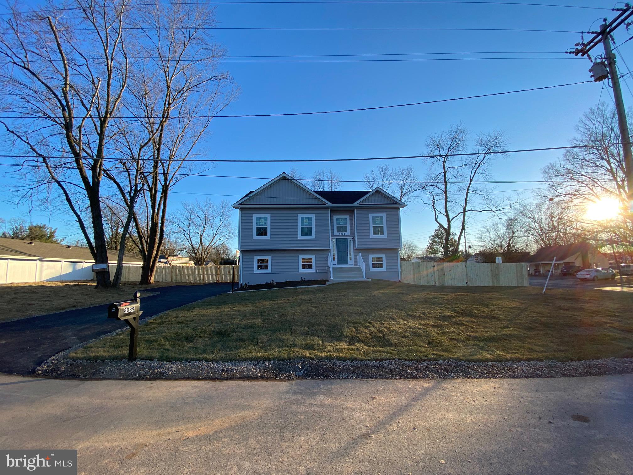 YORKSHIRE VILLAGE - Residential