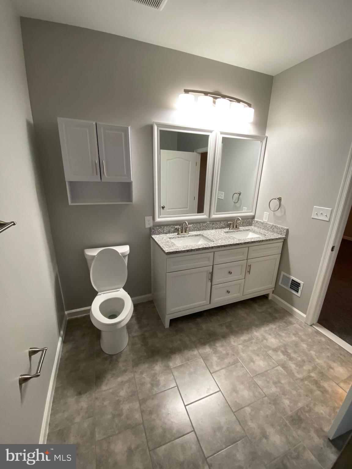 YORKSHIRE VILLAGE - Residential