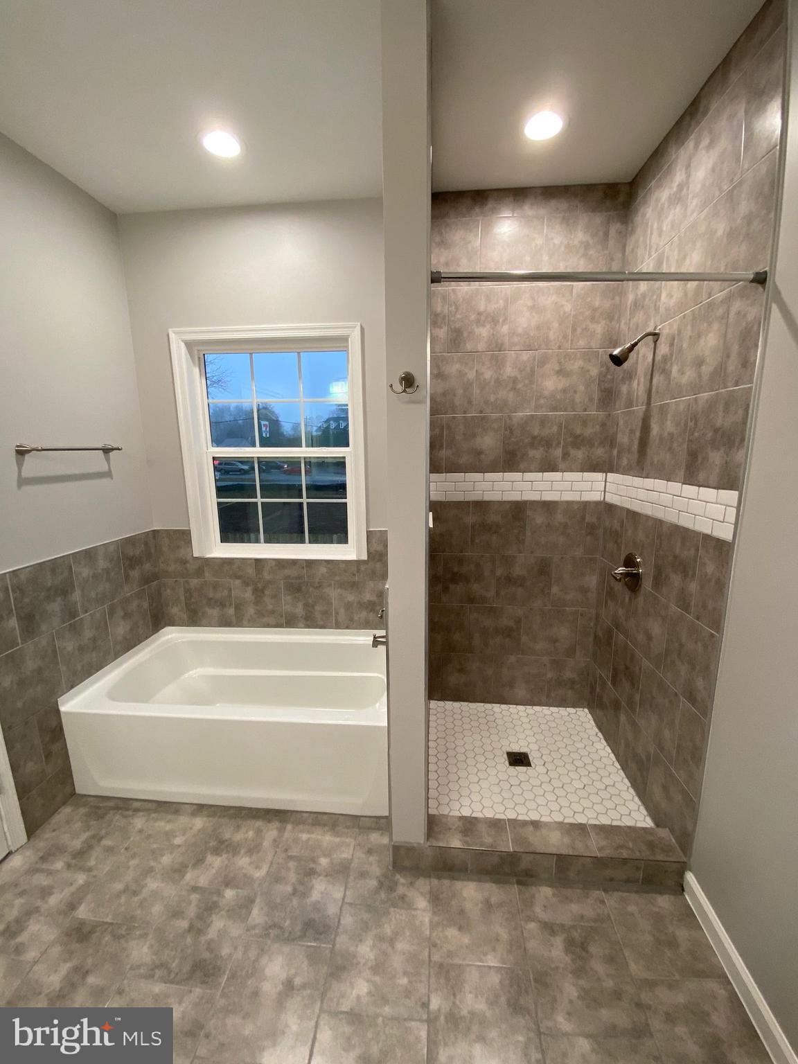 YORKSHIRE VILLAGE - Residential