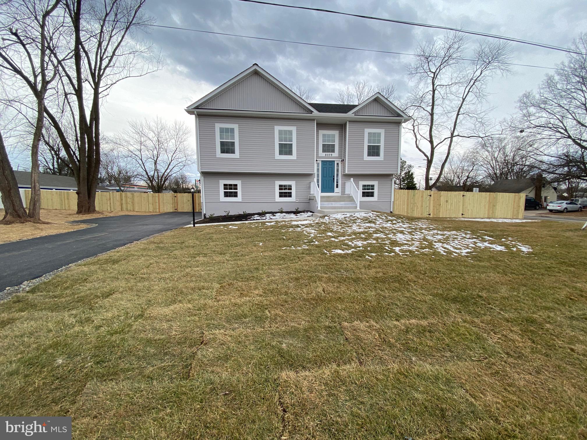 YORKSHIRE VILLAGE - Residential
