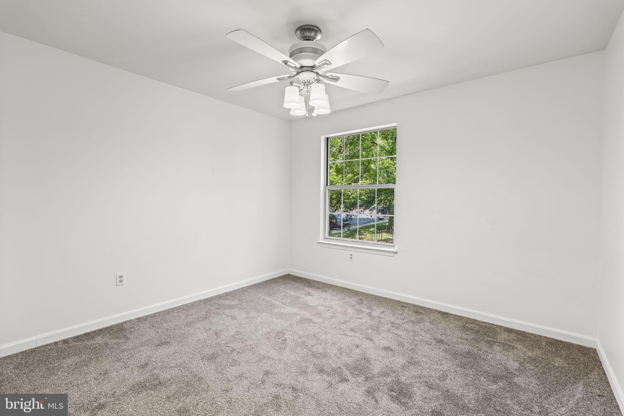 CROMWELL FOUNTAIN - Residential