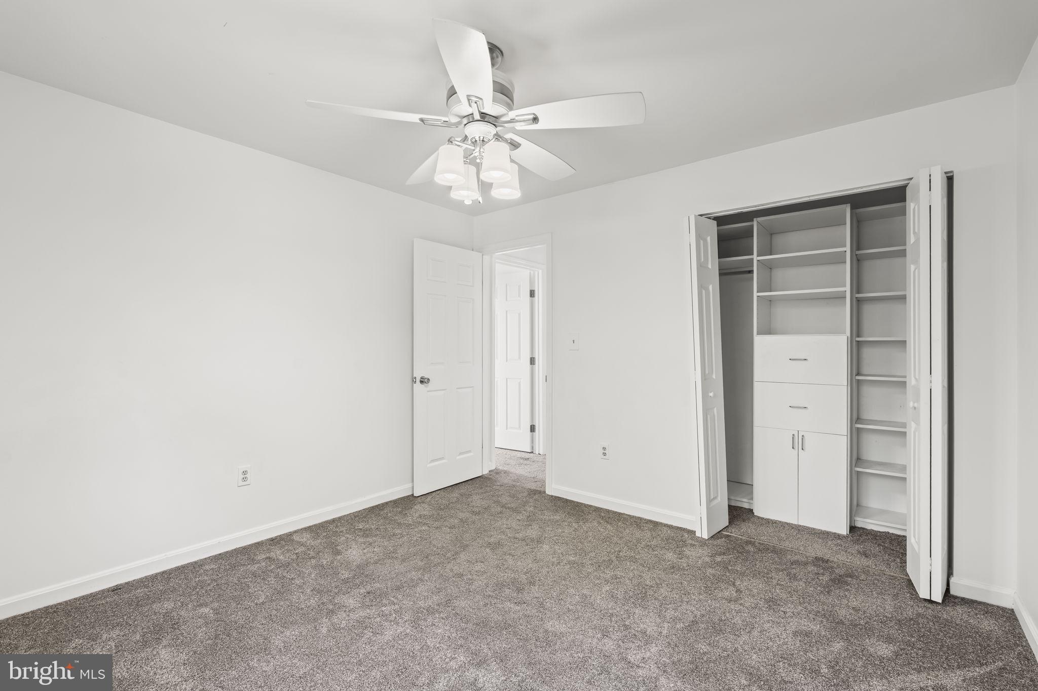 CROMWELL FOUNTAIN - Residential