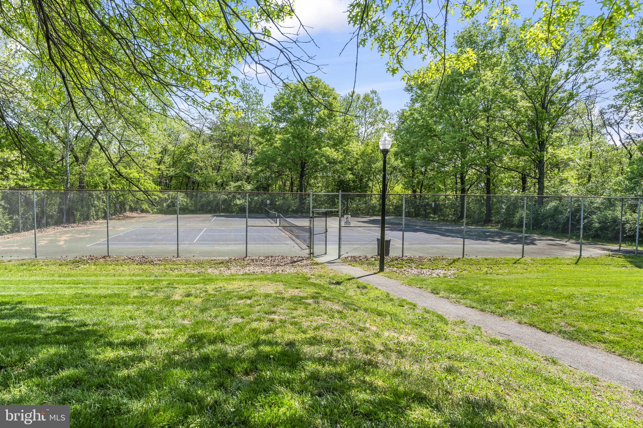 CROMWELL FOUNTAIN - Residential