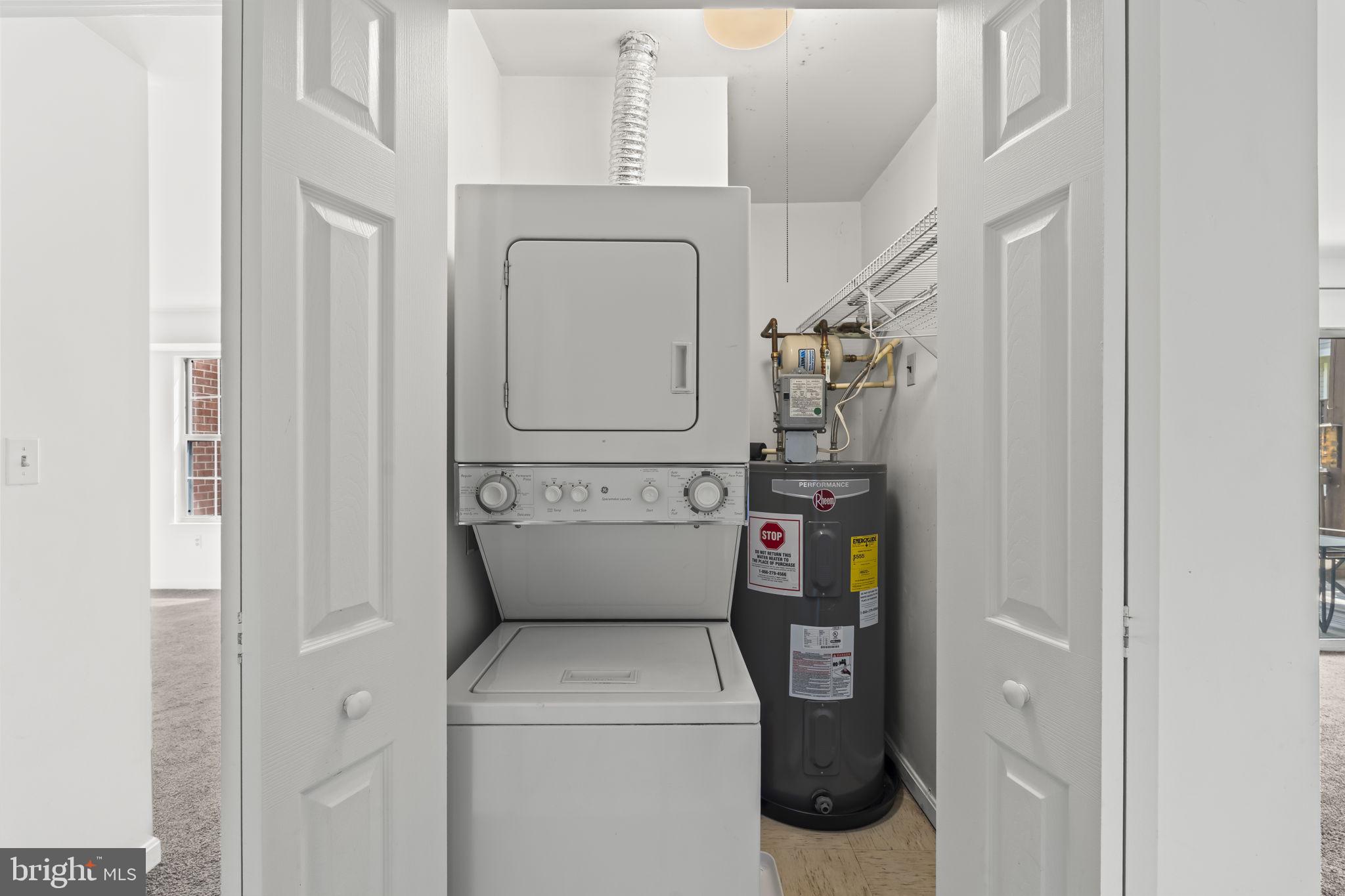 CROMWELL FOUNTAIN - Residential