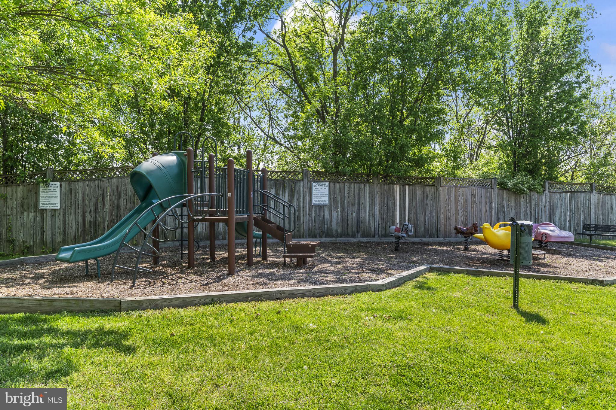 CROMWELL FOUNTAIN - Residential