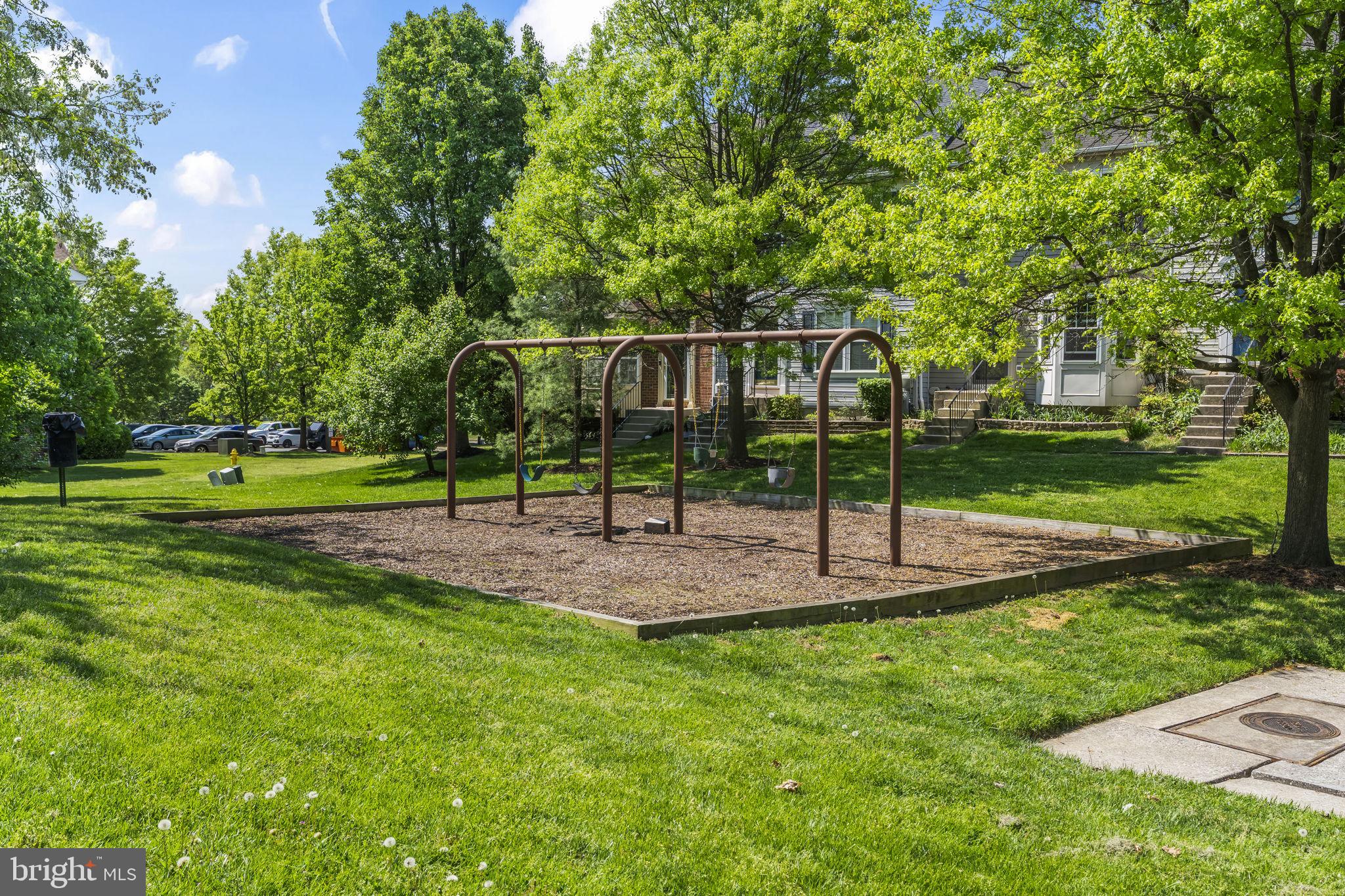 CROMWELL FOUNTAIN - Residential