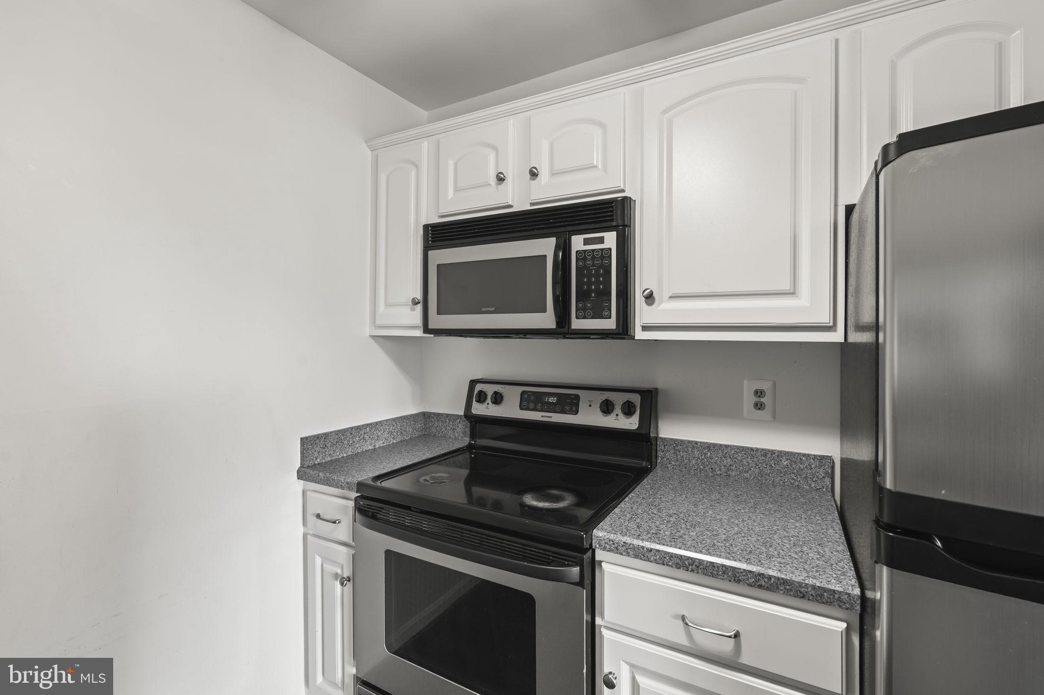 CROMWELL FOUNTAIN - Residential