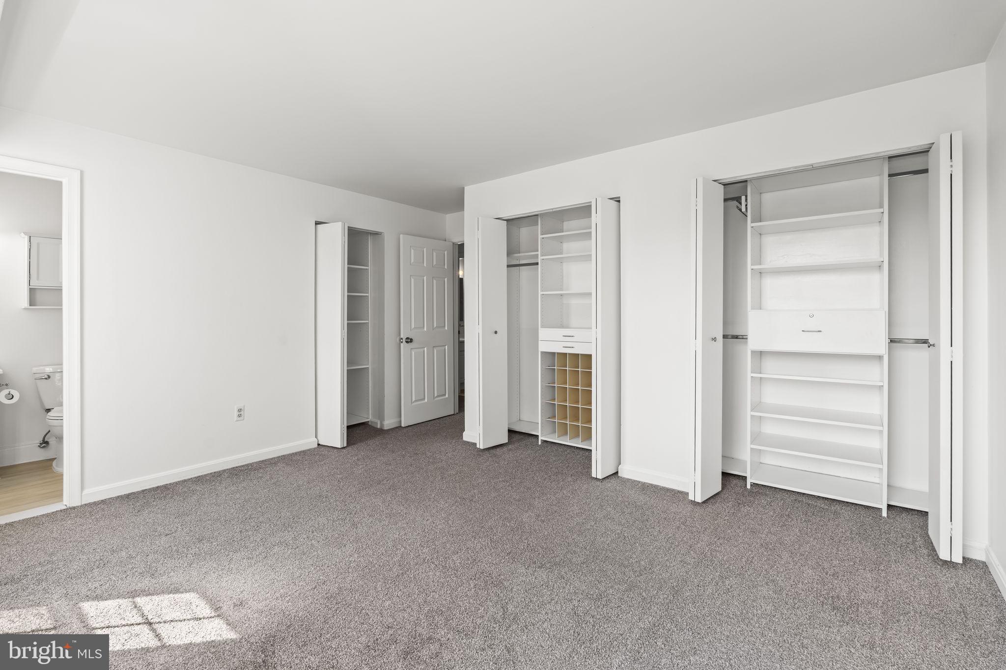 CROMWELL FOUNTAIN - Residential