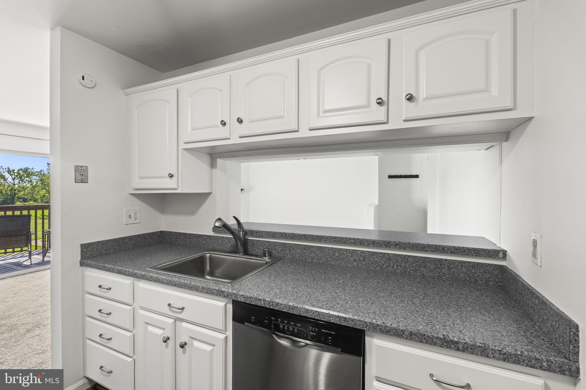 CROMWELL FOUNTAIN - Residential