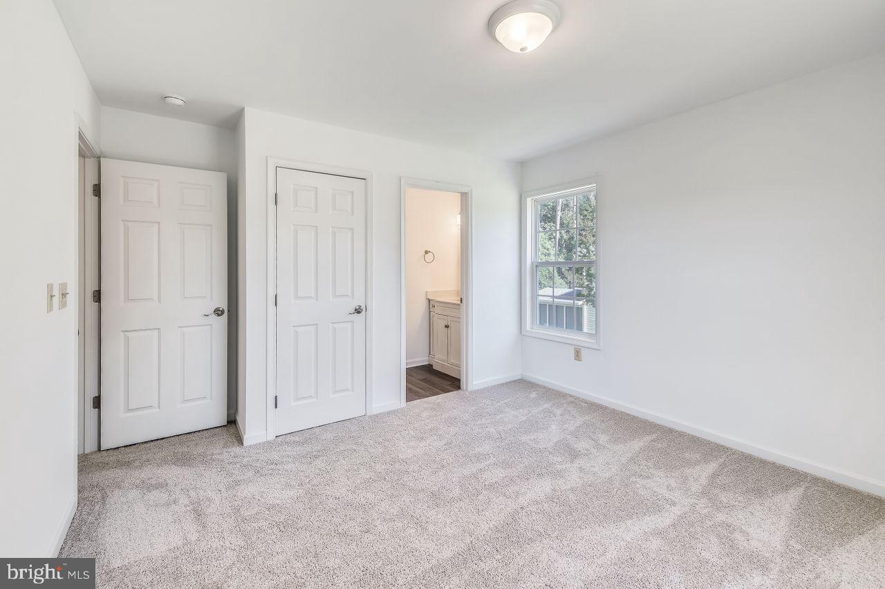 MEADOW BROOK - Residential