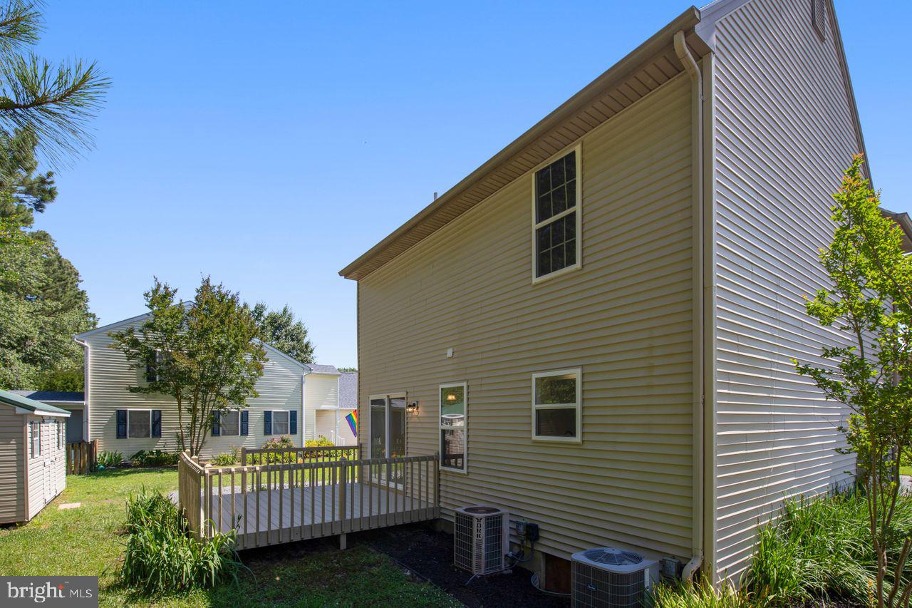 MEADOW BROOK - Residential