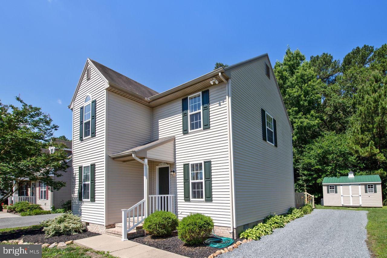 MEADOW BROOK - Residential