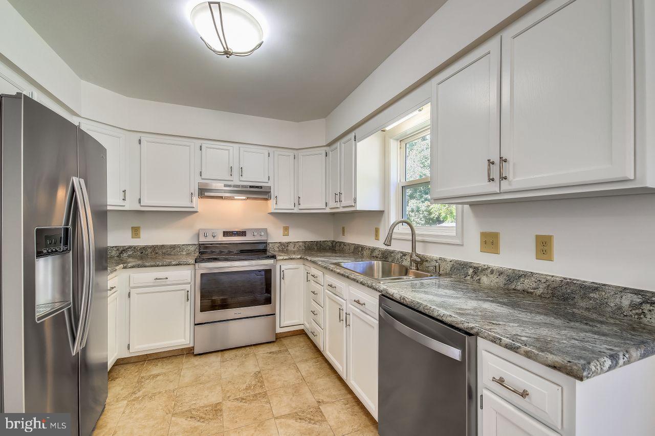 MEADOW BROOK - Residential