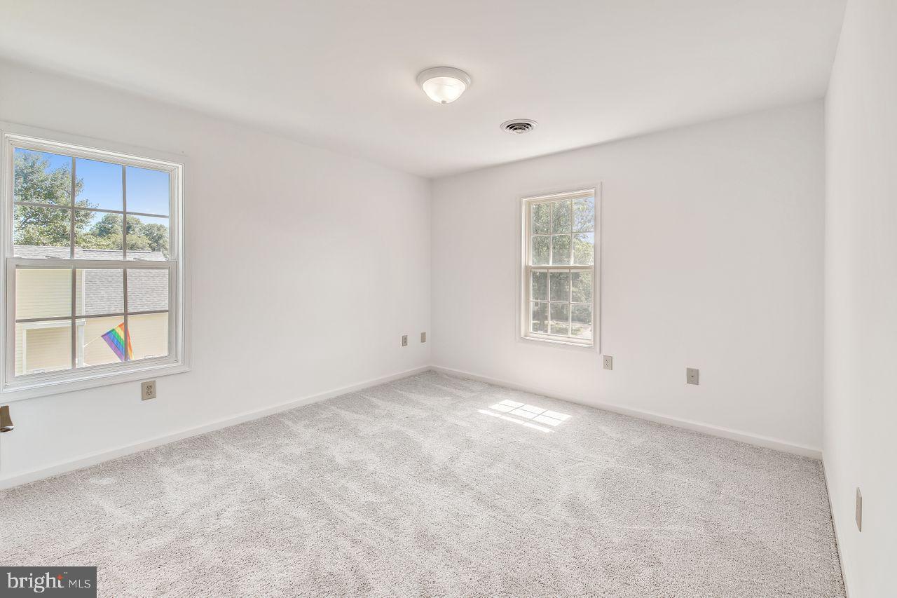 MEADOW BROOK - Residential