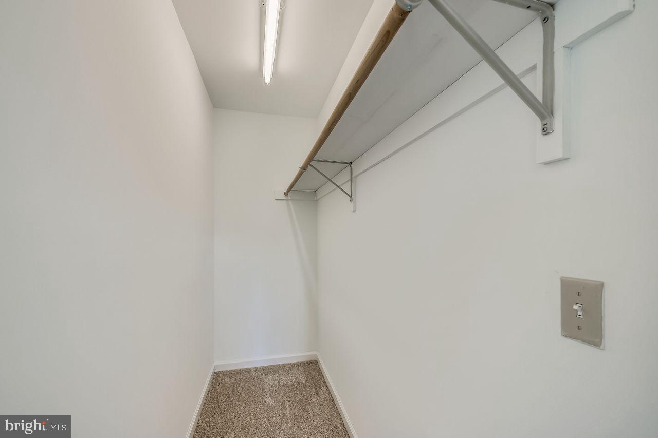 MEADOW BROOK - Residential