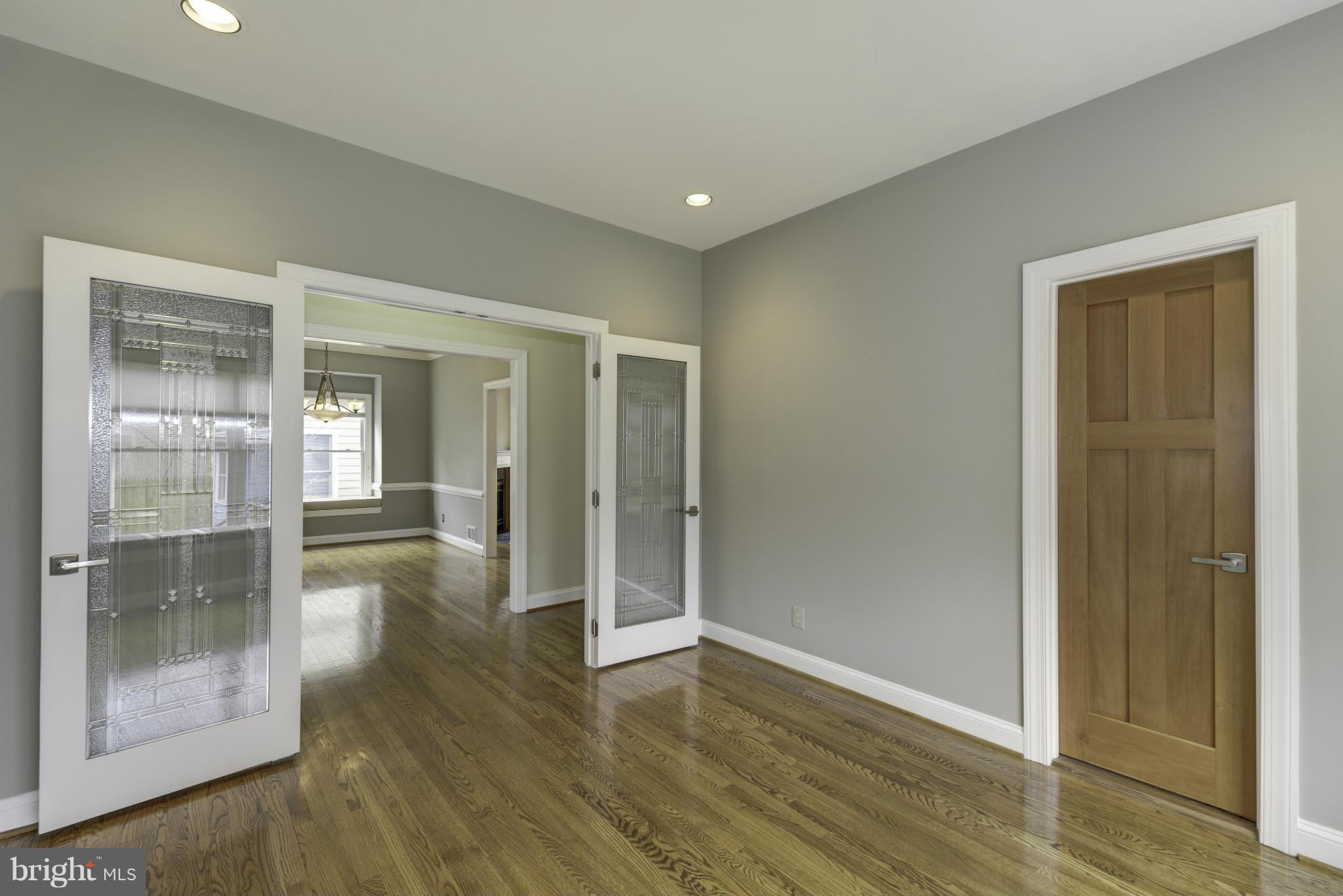 LYON VILLAGE - Residential